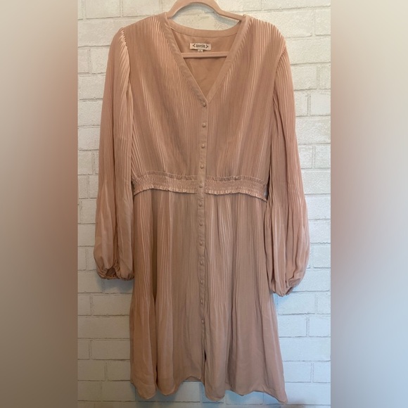 Nanette Lepore Dresses & Skirts - Nanette Lepore Accordian Pleat Sleeve Dress With Buttons Light Peach Pink #020